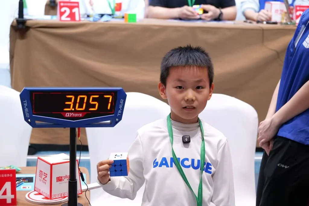 Xuanyi Geng world record rubik's cube