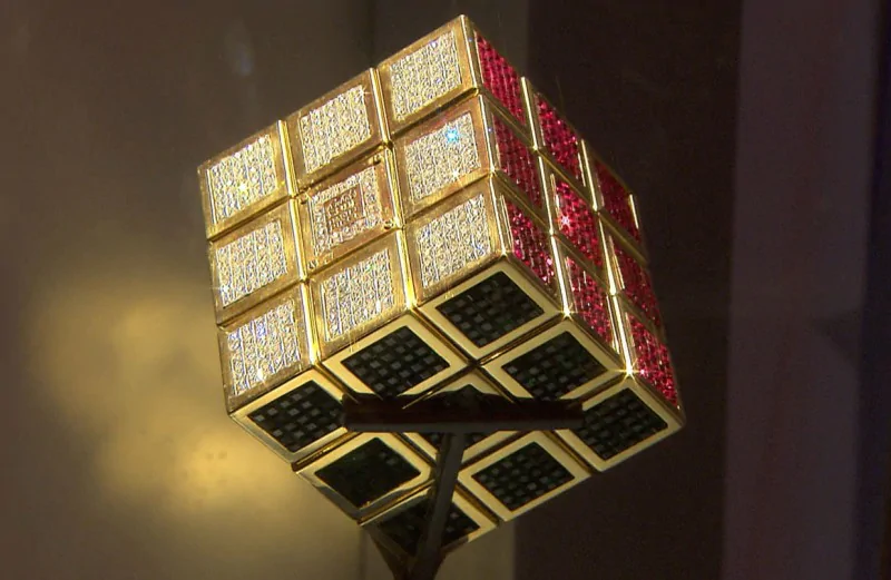 кубик рубика из золота