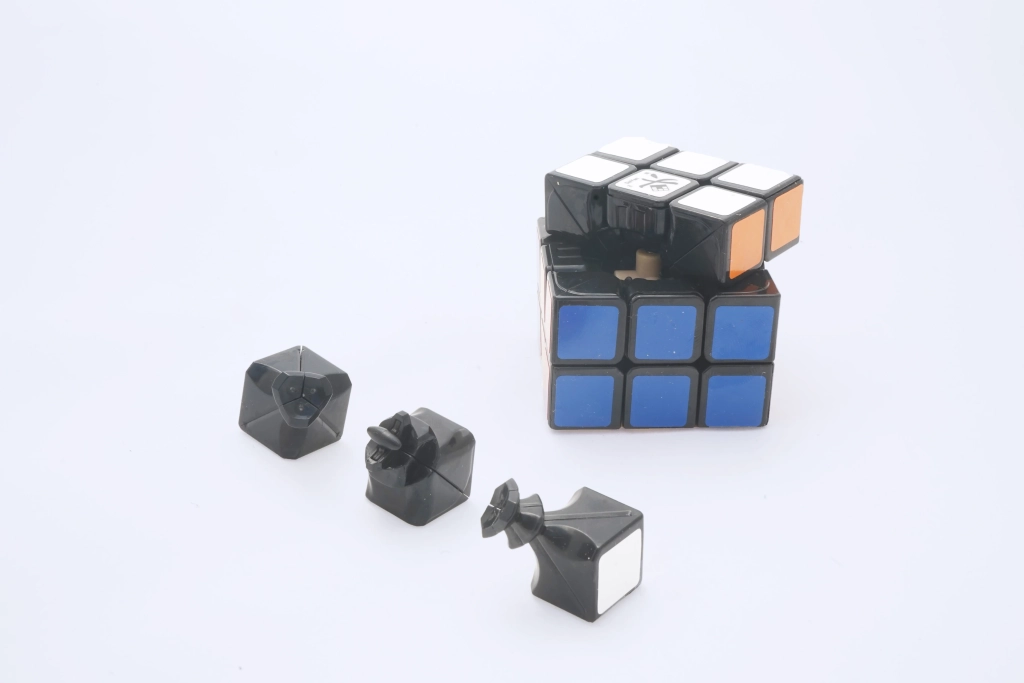 кубик рубика с блокираторами