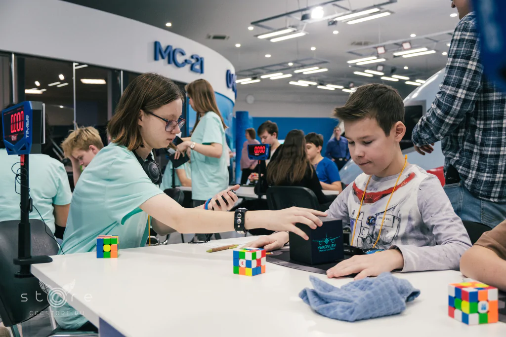 Соревнования по кубику Рубика