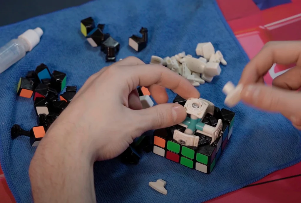 Как механически собрать кубик Рубика 4х4х4