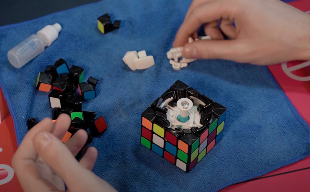 Как механически собрать кубик Рубика 4х4х4