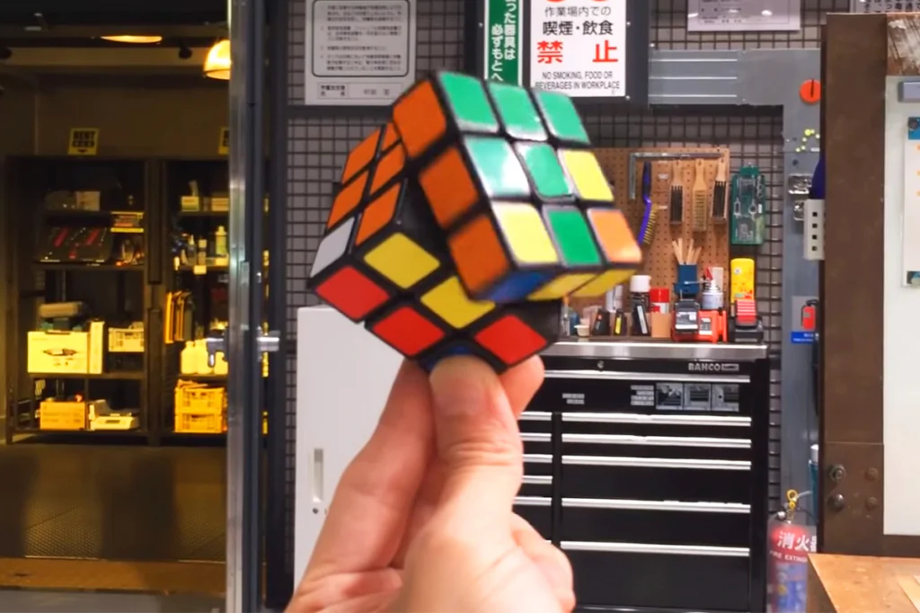 Самосборный кубик Рубика