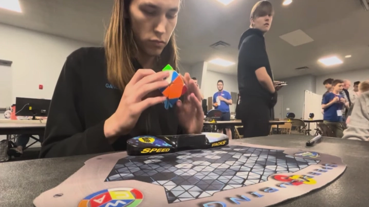 Мировой рекорд по сборке Скьюба