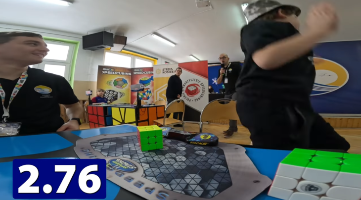 Мировой рекорд по сборке кубика Рубика 3х3х3
