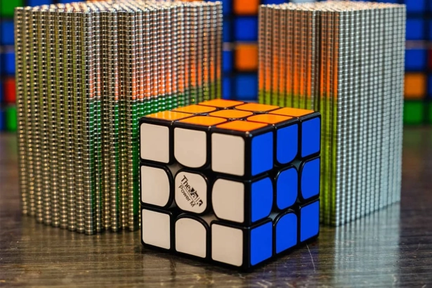 QiYi MoFangGe 3x3x3 Valk 3 Power M