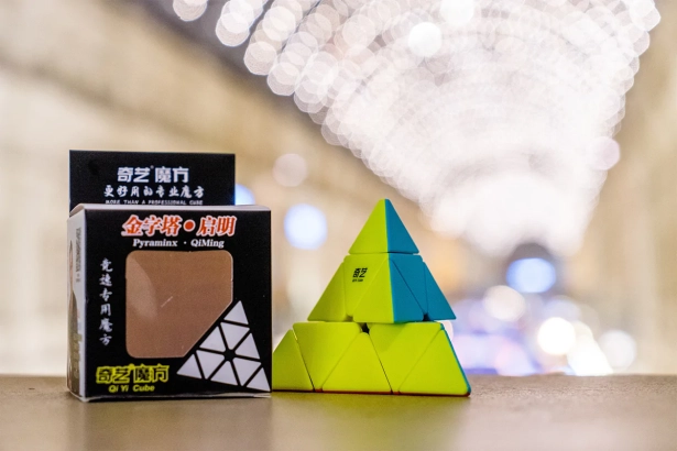 QiYi MoFangGe Pyraminx QiMing